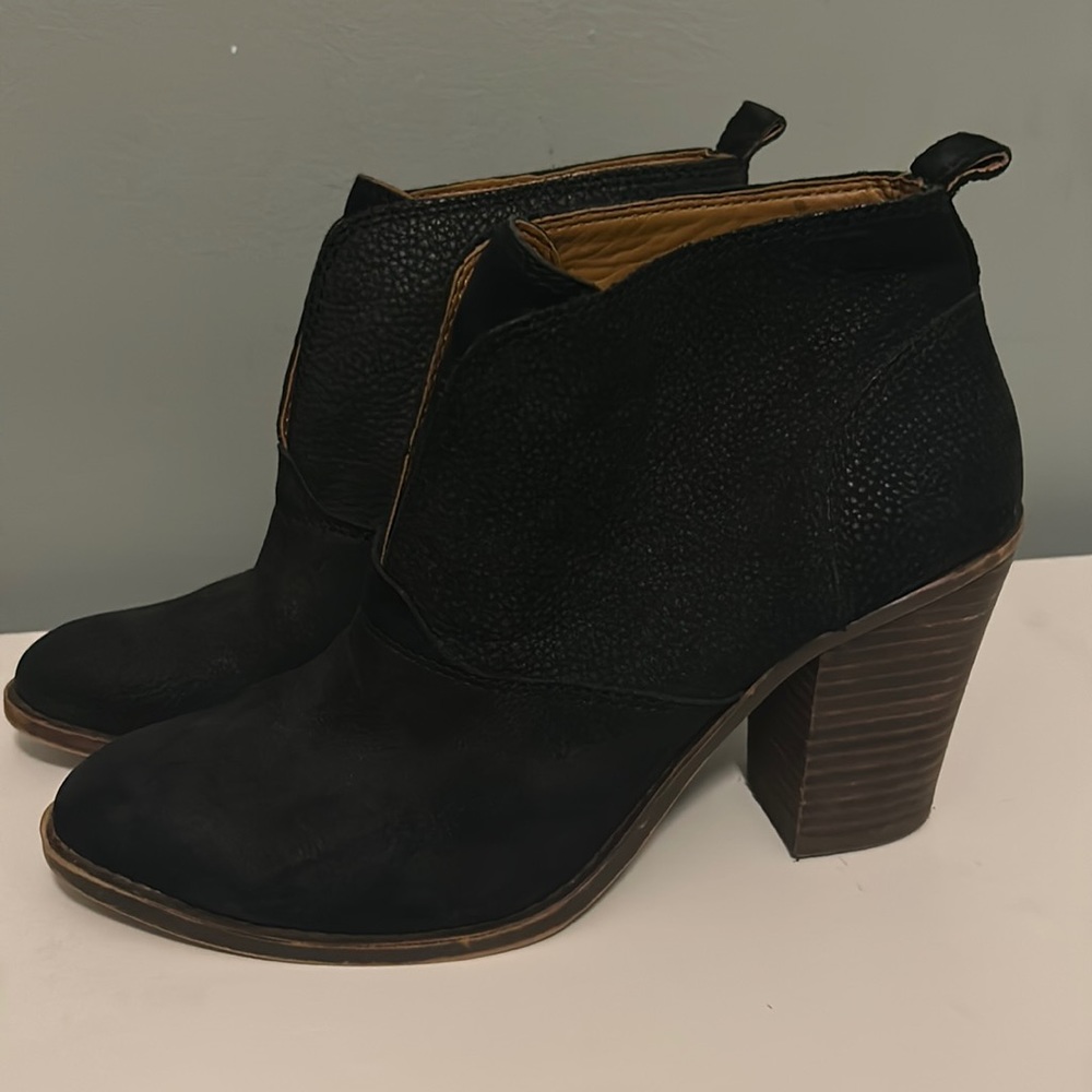 Lucky Brand Ehllen booties